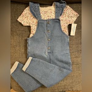 BRAND NEW - Carters floral overall set ( NWT)